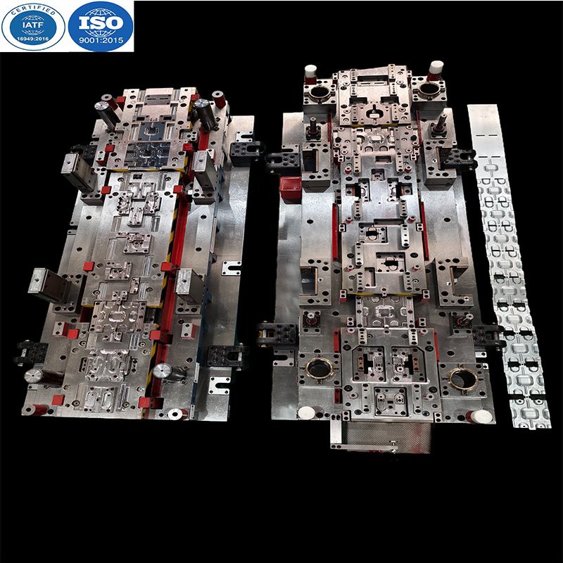 Tấm kim loại tiến bộ chết