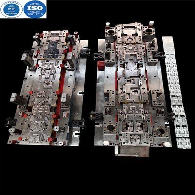 Tấm kim loại tiến bộ chết